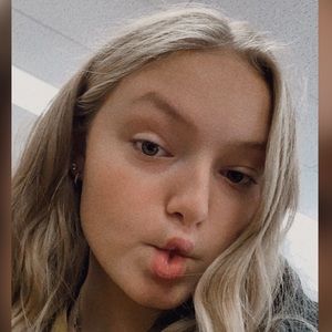 Meet your Posher, Ava